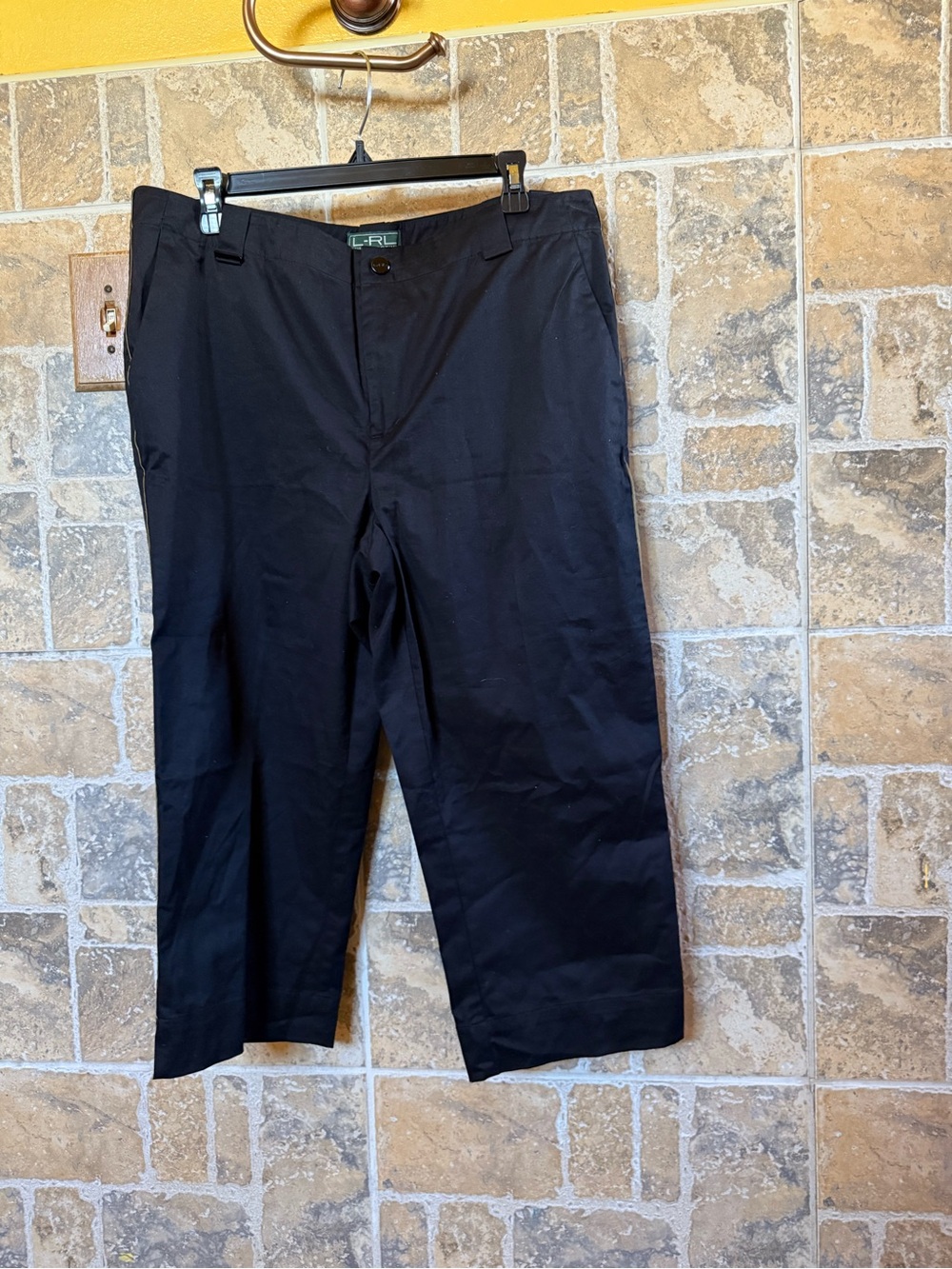 Lauren Active by Ralph Lauren Crop Pants Women’s Size 14 Black Gold Trim